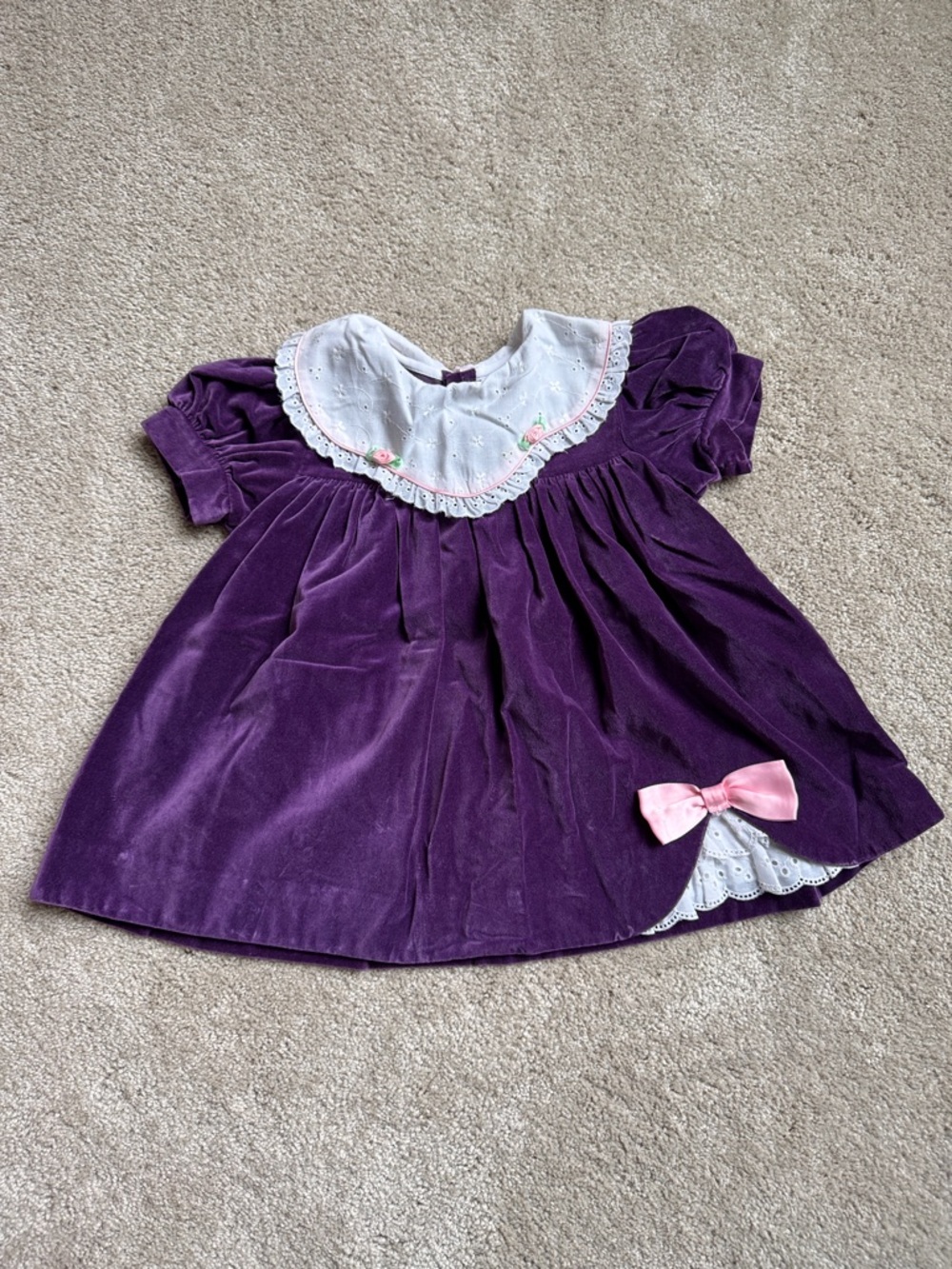 Vintage Purple Velvet Dress with White Lace Collar and Pink Bow